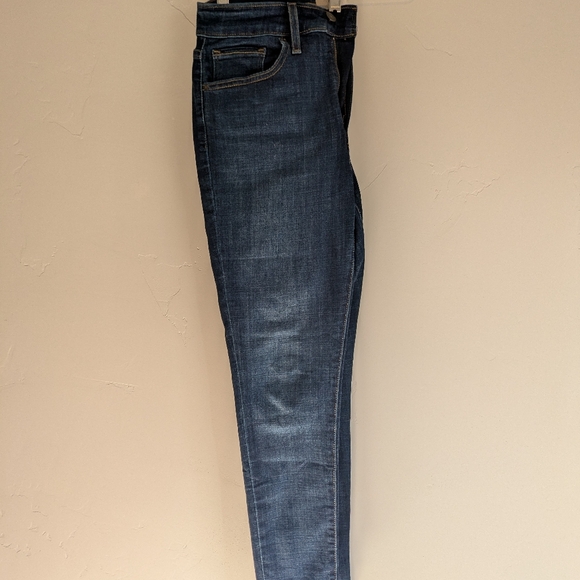 EUC Levi's Women's 721 High-Rise Skinny Dark Wash Jeans Size 28 - Picture 5 of 5